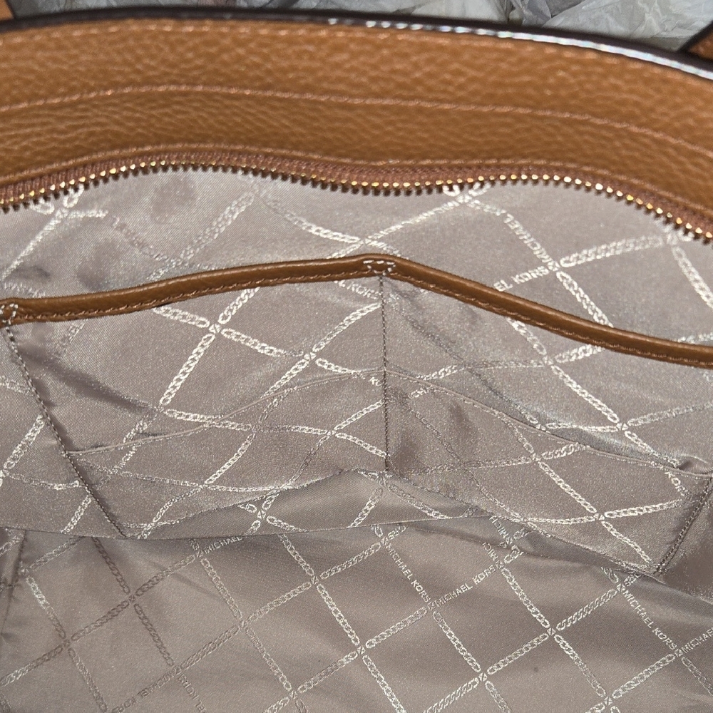 Michael Kors Brown Leather Aria Shoulder Bag - Picture 13 of 15